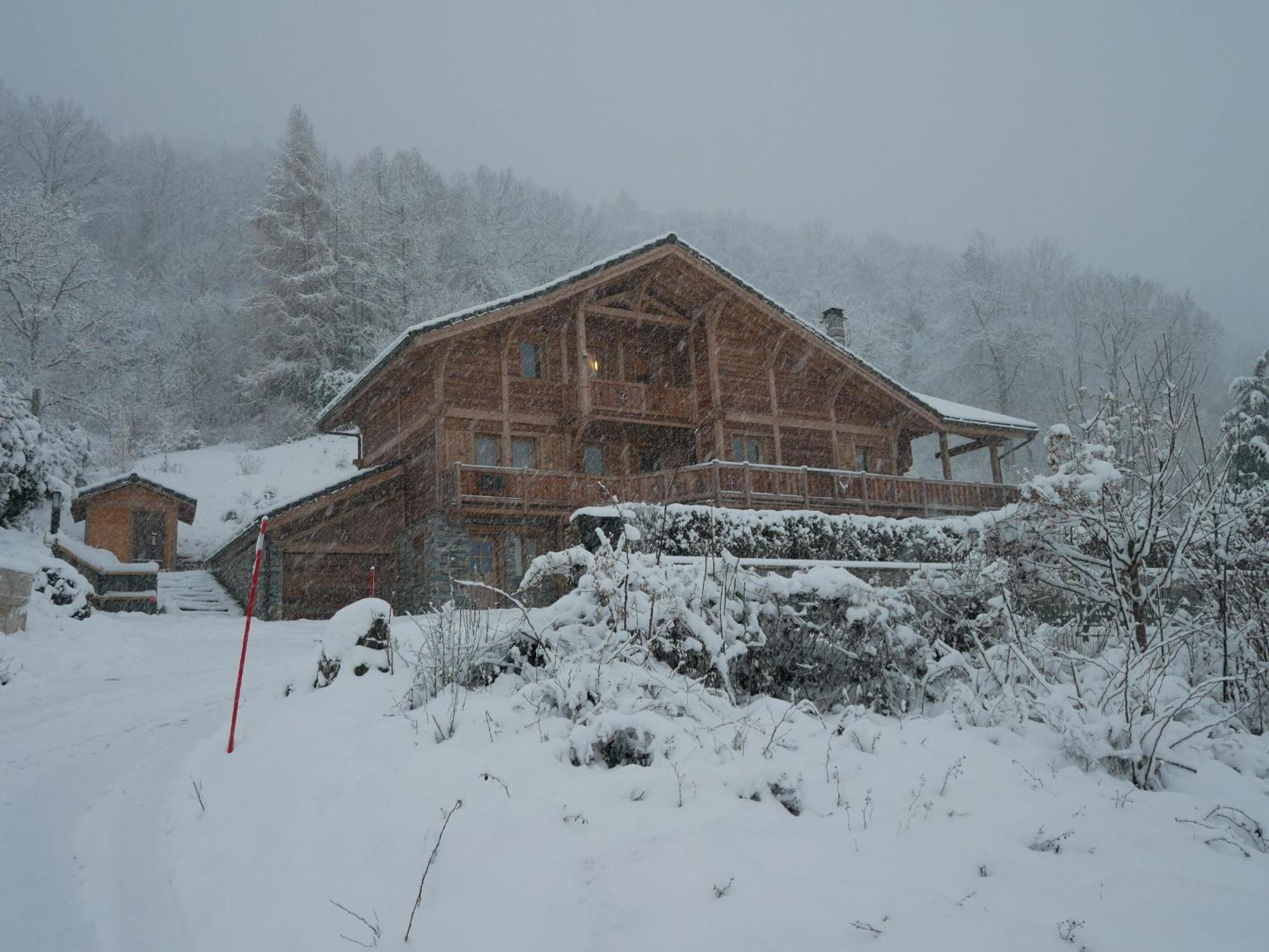 Вилла Chalet Savoyard D'Exception Avec Piscine Chauffee Бур-Сен-Морис Экстерьер фото